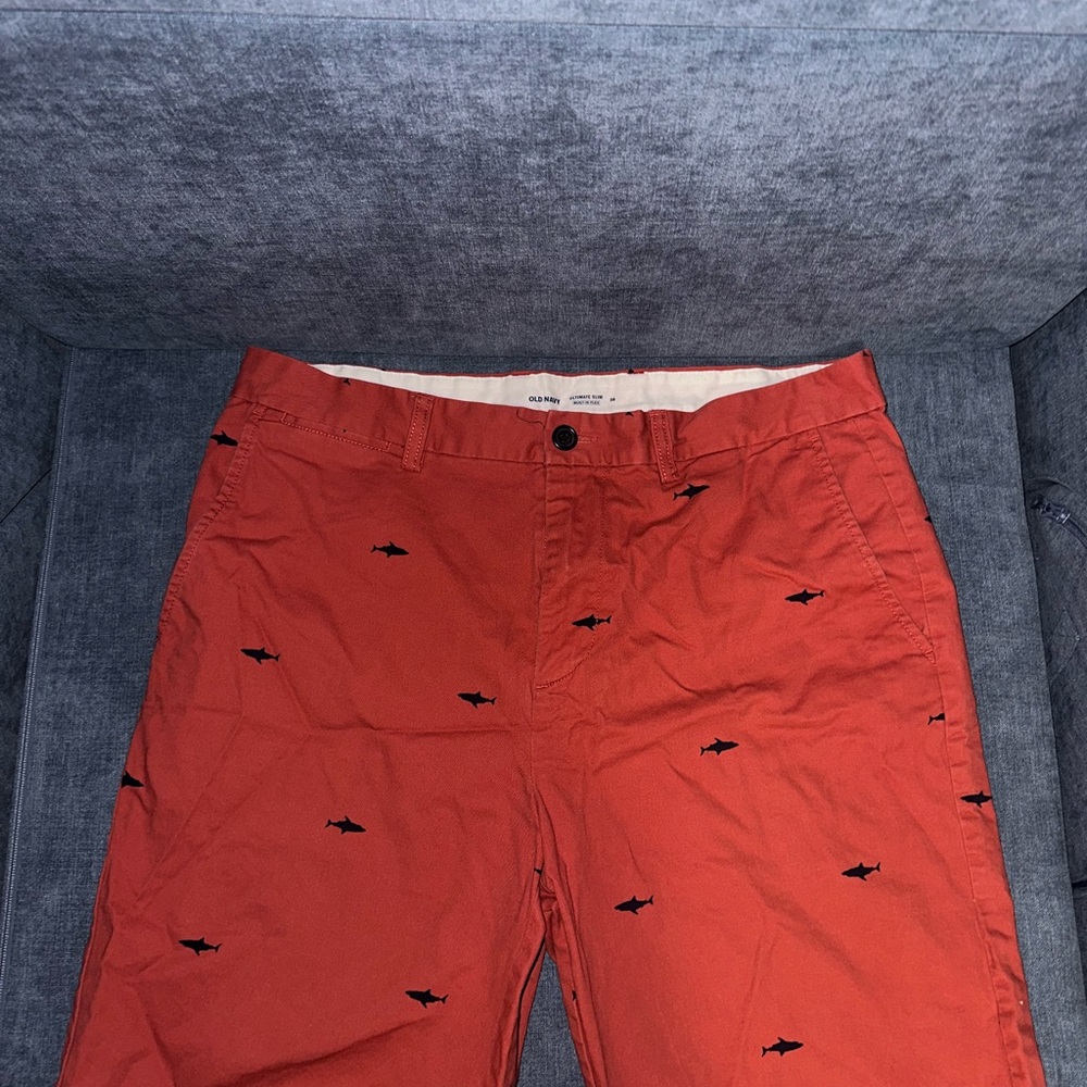 Old Navy Men’s Ultimate Slim Built-In Flex Chino Red Shark Shorts 10” Inseam